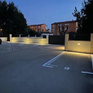 Igor Apartment
