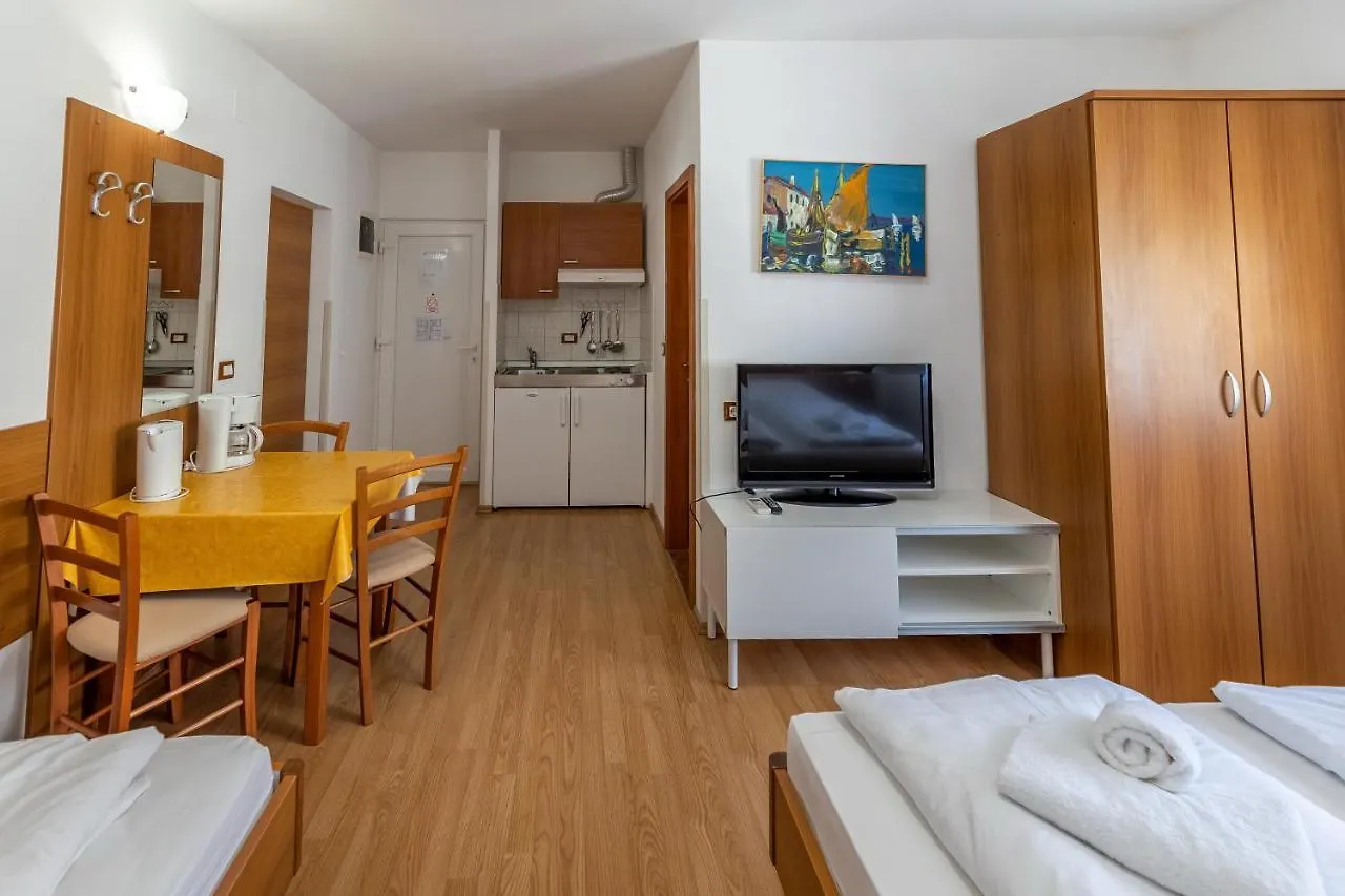 Apartments Liburnija Opatija 0*,